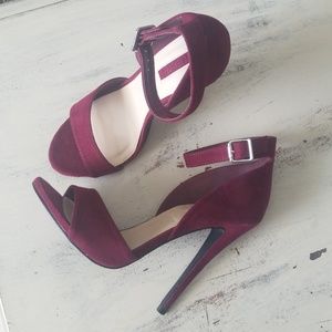 Burgundy heels size 7